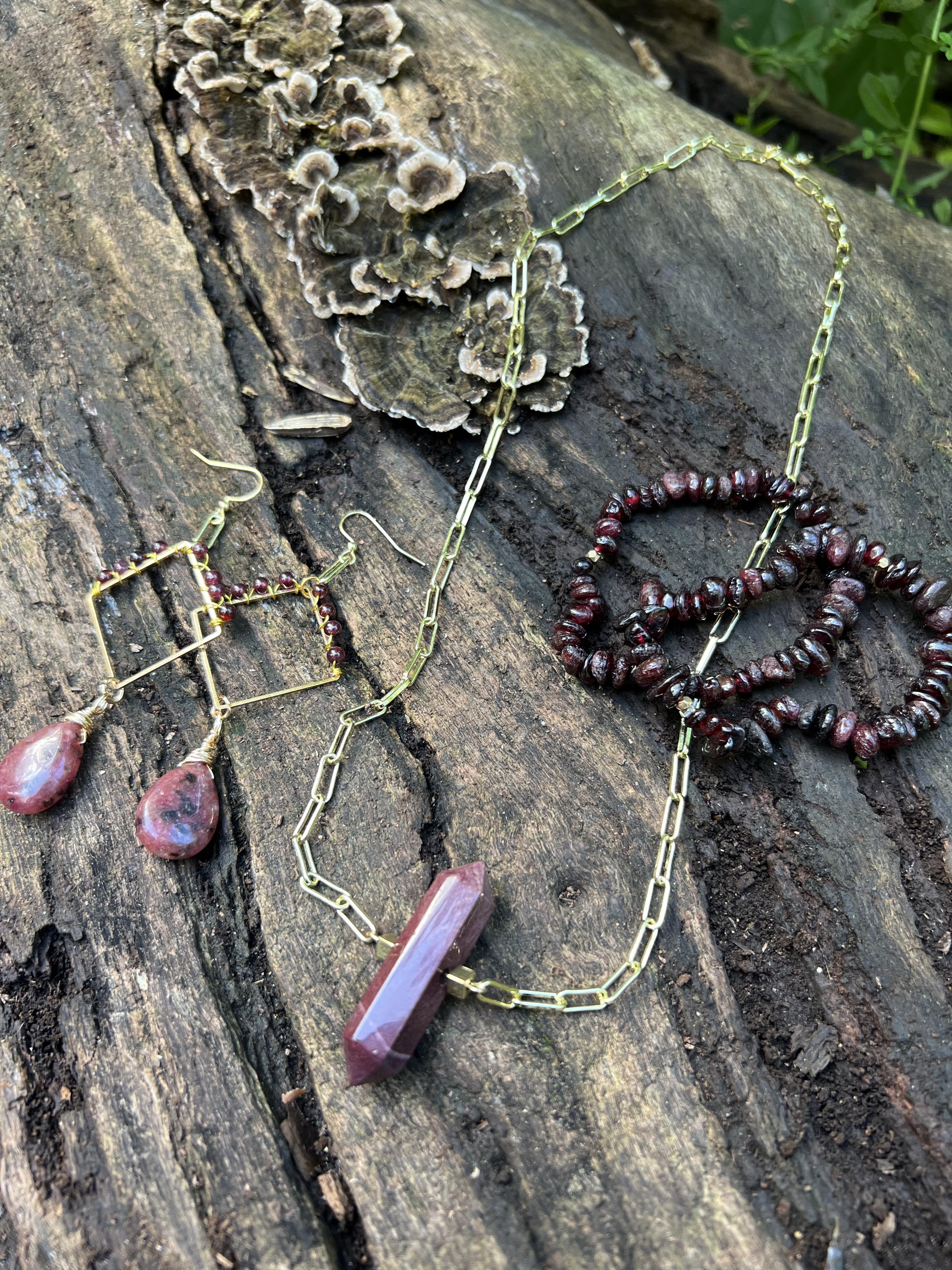 MOOKAITE BULLET CRYSTAL NECKLACE