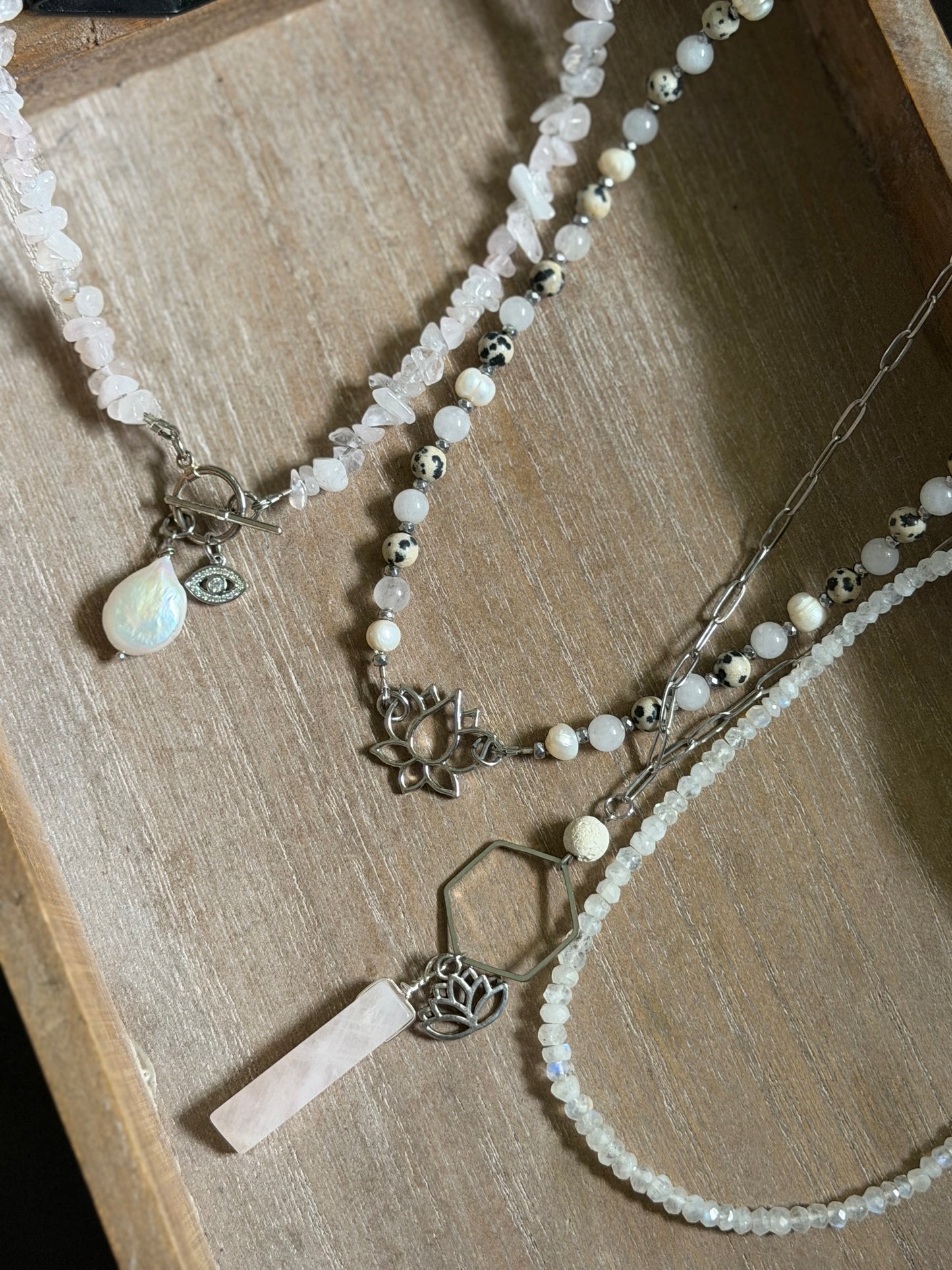 APHRODITE'S BLUSH NECKLACE