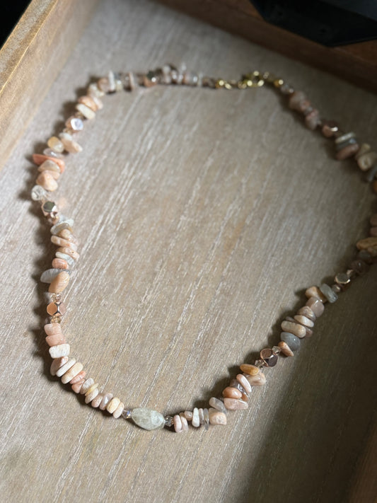 SUNSTONE CRYSTAL CHIP NECKLACE