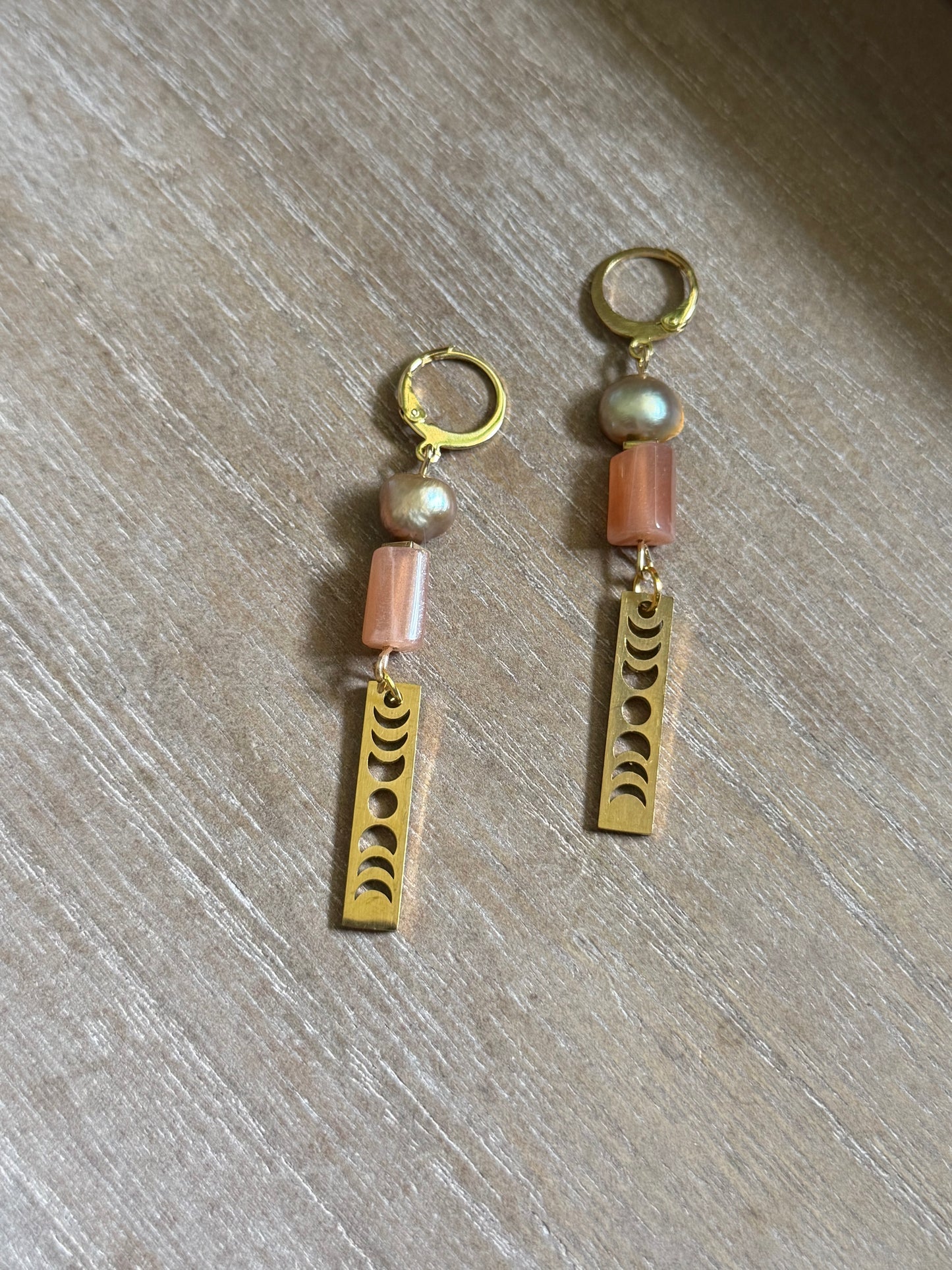 SUNSTONE MOON PHASE EARRINGS
